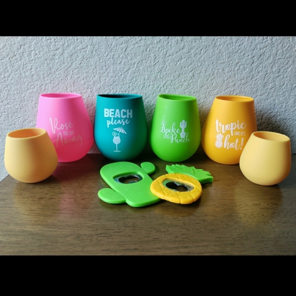 9pc Unbreakable Pool-Safe Drinking Set + Storage Bag